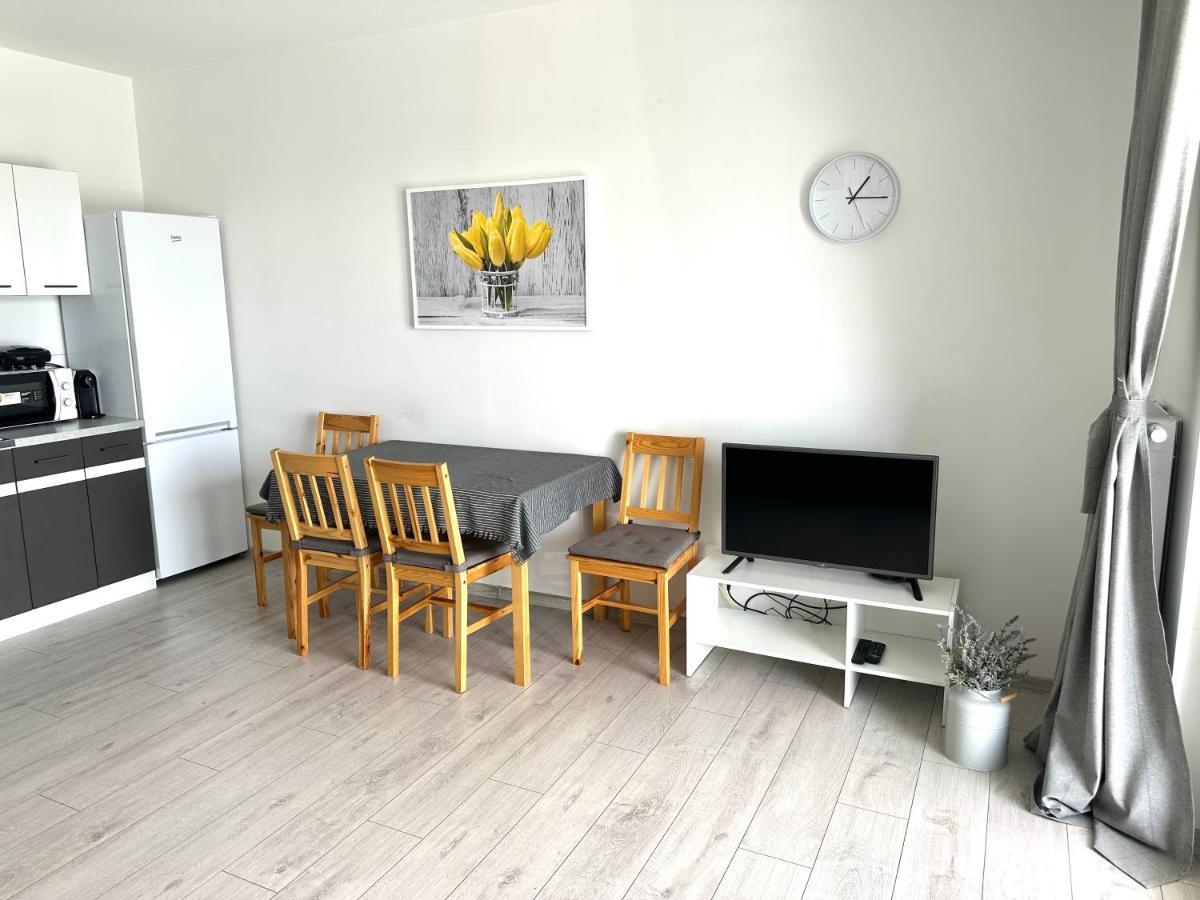 Sdh 1 Radzymin Comfortable Apartment Near Warsaw Exterior photo